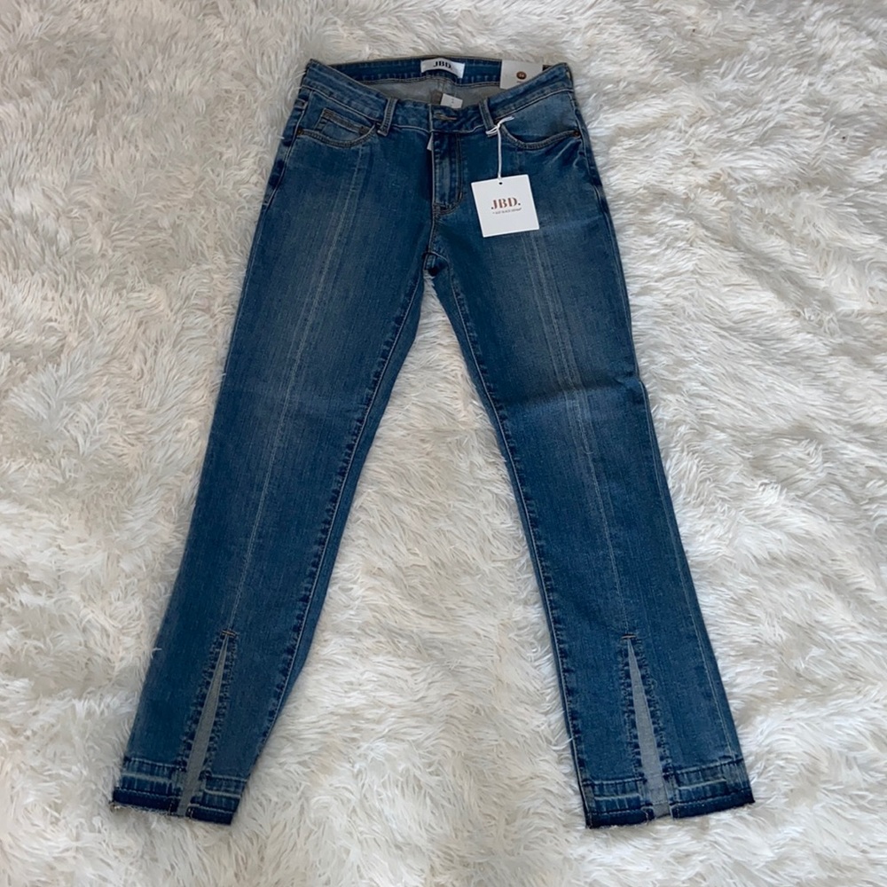 JBD. size 25 released hem straight with front slit.